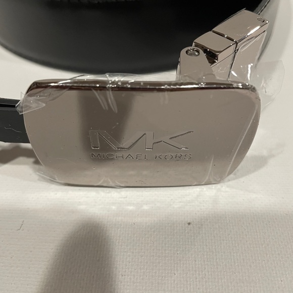 Michael kors reversible belt one side BW/BK NOsize - Picture 2 of 5